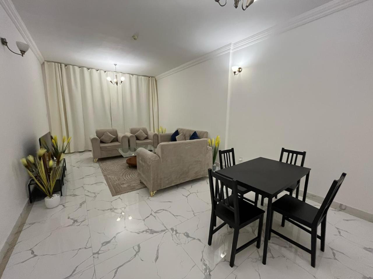 Oasis Tower Family Apartment 3004 Ajman Ngoại thất bức ảnh